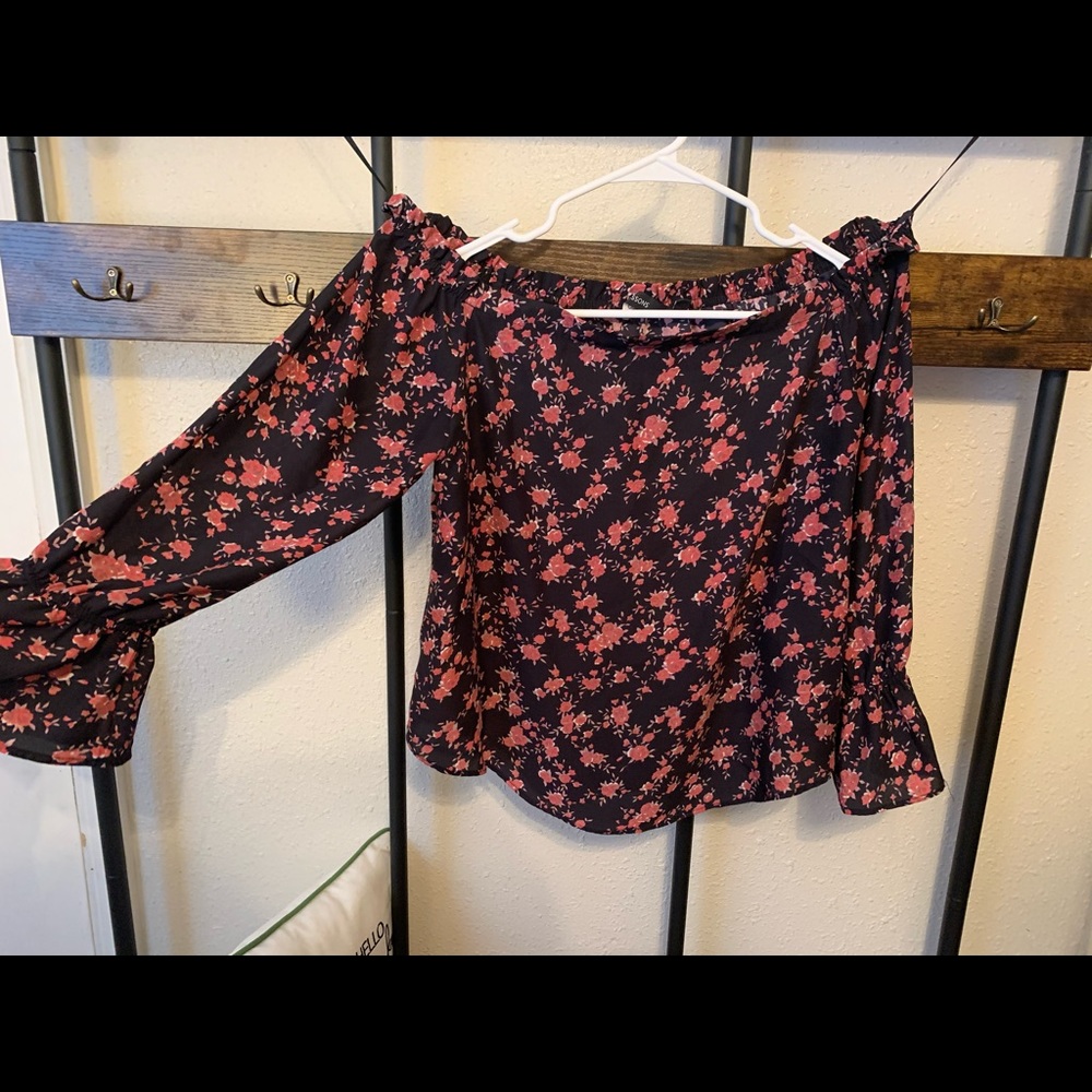 Off the Shoulder Floral Shirt